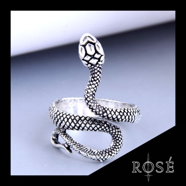 Anillo de best sale serpiente plateada